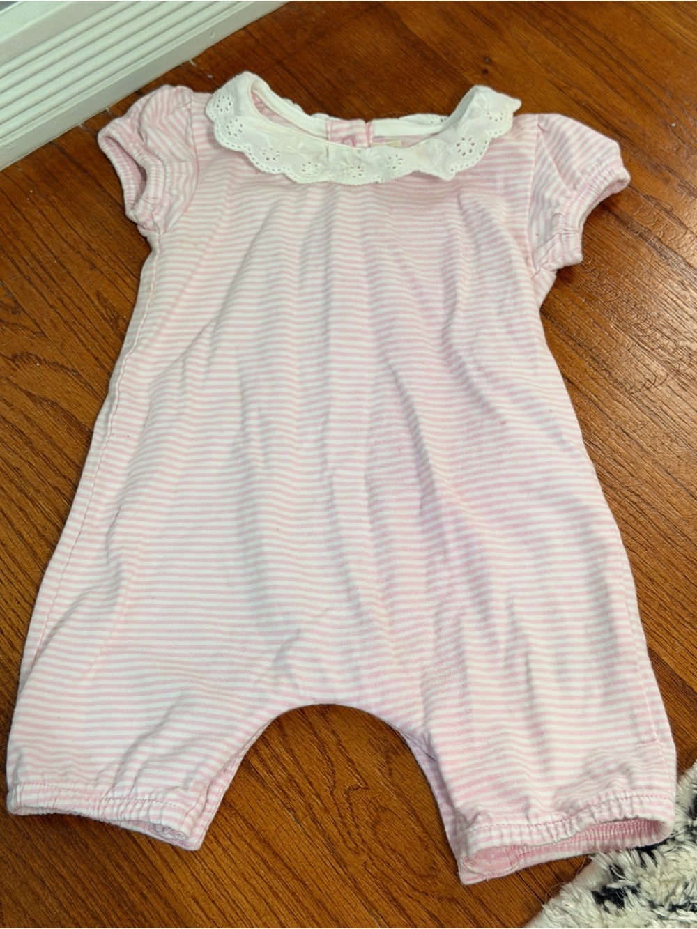 JoJo Maman Bébé Pink Stripe Eyelet Collar Romper 3-6M Baby Girl